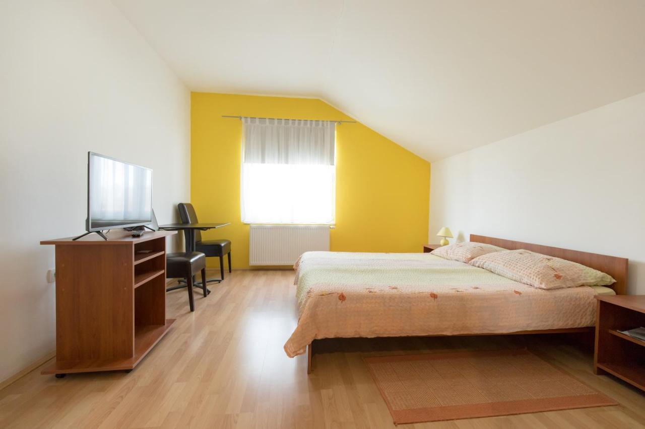 Guesthouse Capistro Bilje ภายนอก รูปภาพ