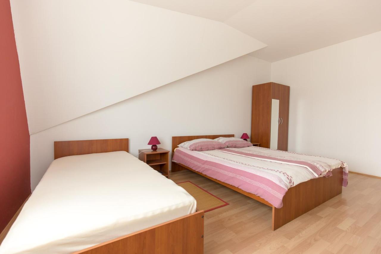 Guesthouse Capistro Bilje ภายนอก รูปภาพ