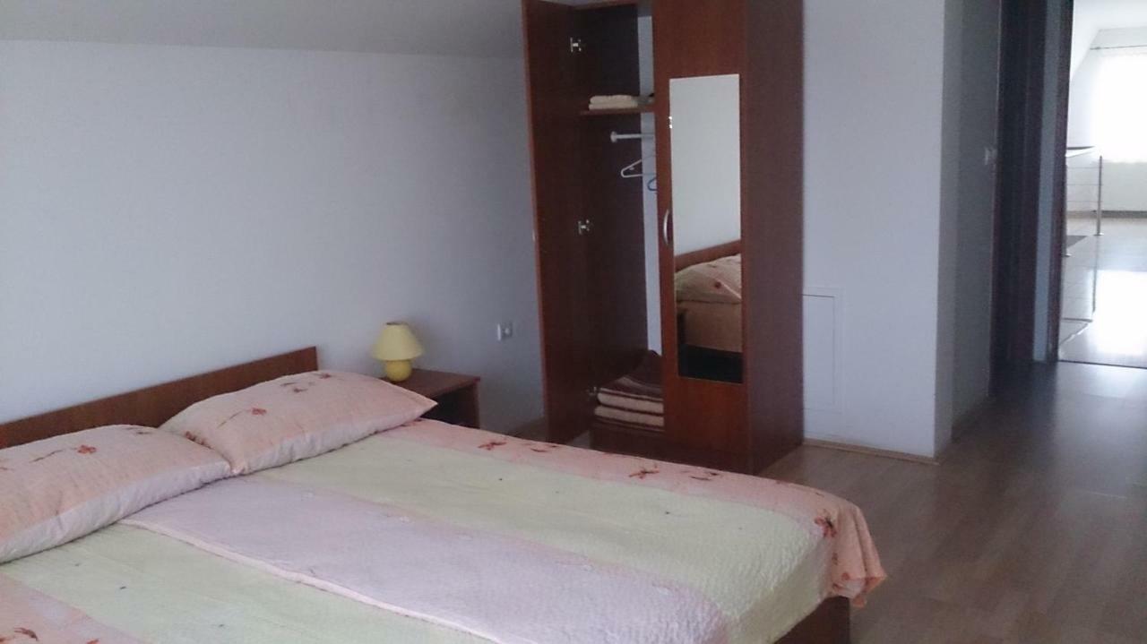 Guesthouse Capistro Bilje ภายนอก รูปภาพ